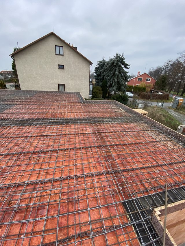 Výztuž stropu před betonáží